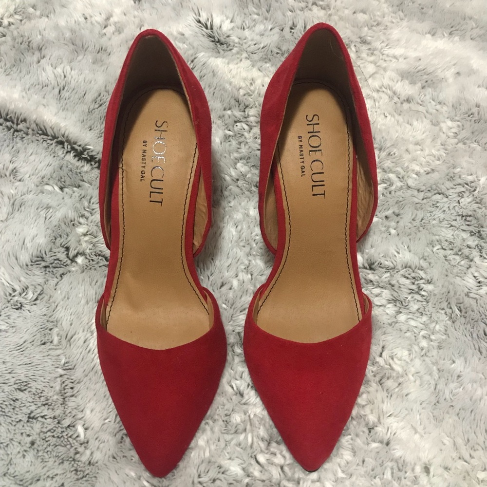 Red Pointed Heels